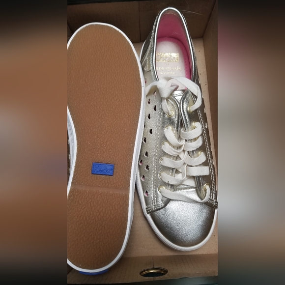 Kate Spade New York Gold Keds Sneakers Hearts brand new unworn - Picture 6 of 6